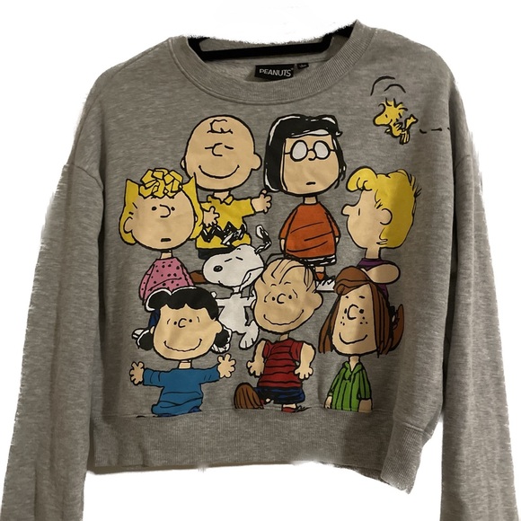 Bundle Sweatshirts 3 for $ 25 or 2 for $20 - Picture 2 of 6